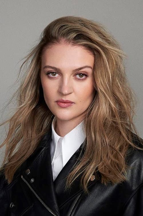 Lara Peake